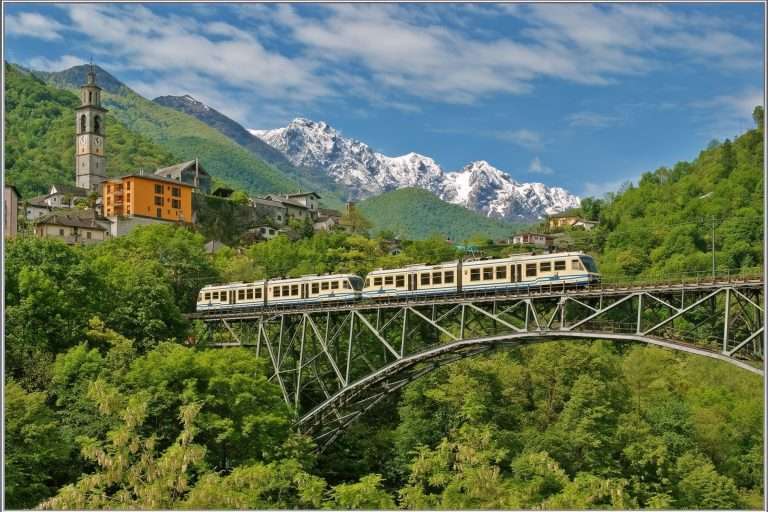Italia Piemonte Lake Maggiore Lake Landscapes And Greenmountain Sides(3)