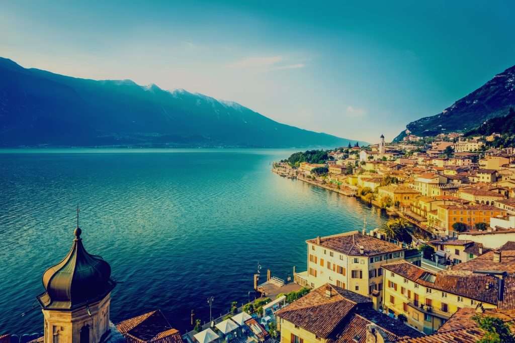 Italia Trentino Garda Lake And South Tirol Between Lakes And Gardens()
