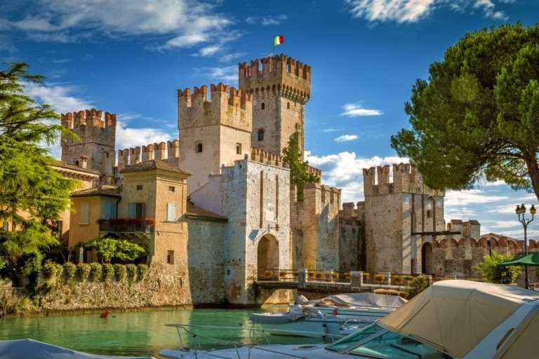 Italia Trentino Garda Lake And South Tirol Between Lakes And Gardens(1)