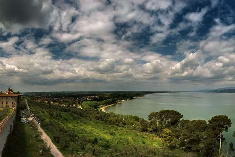 Italia Umbria A Passeggio Sul Lago Trasimeno(5)