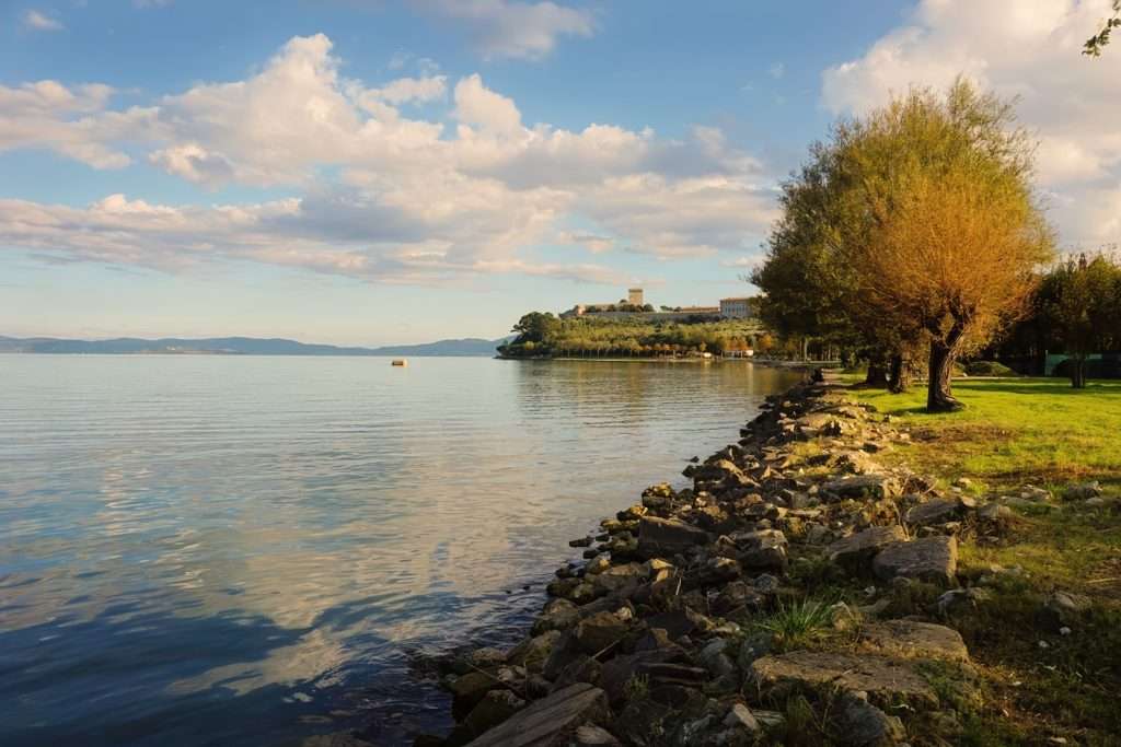 Italia Umbria A Passeggio Sul Lago Trasimeno(6)